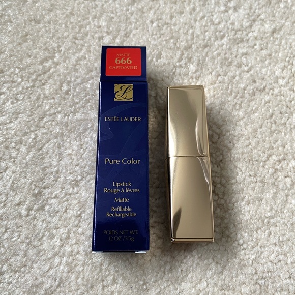 **NEW ESTEE LAUDER LIPSTICK** - Picture 12 of 13